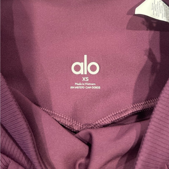 ALO Yoga Leggings - Picture 4 of 4